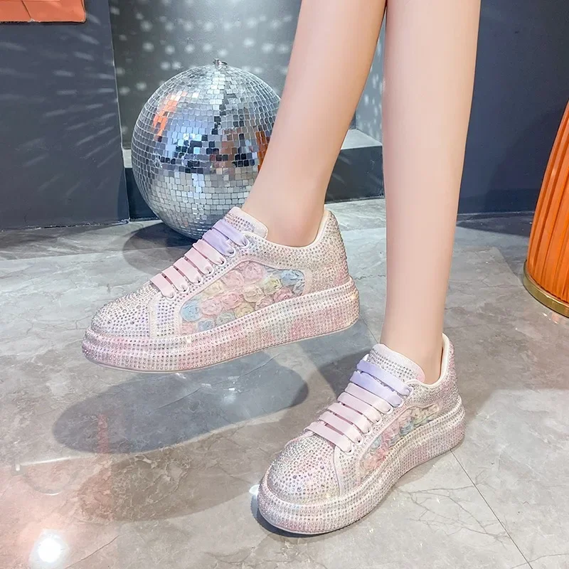 2024 Zomer Lente Damesschoenen Nieuwe Stijl Mode Roze Plateauschoenen Ins Platforms Sneakers Tij Shine Bling Strass Schoenen