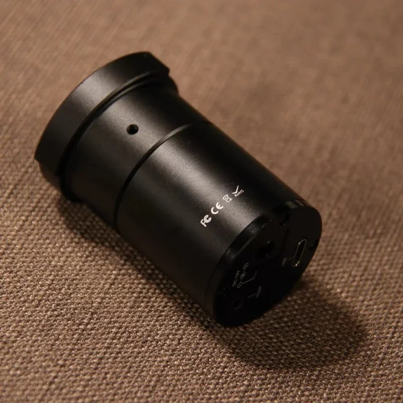Clutch electric focusing device for astronomical observation and photography