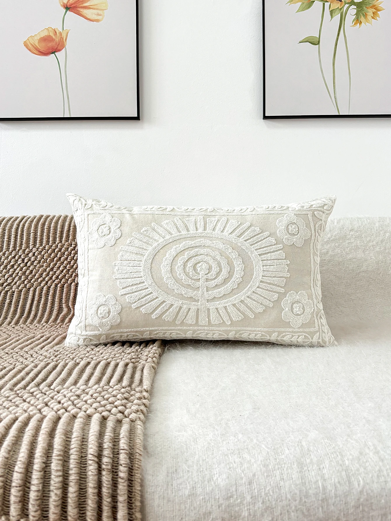 1pc, White French-Style Floral Pattern Woven Polyester Zipper Closure Pillow Cover - Simple Chic Bedroom Decor