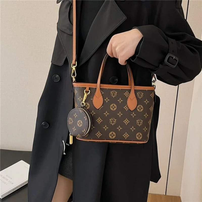 

Элегантная кожаная классическая большая сумка для модных женщин с элитным дизайнерским люком в стиле Парижа