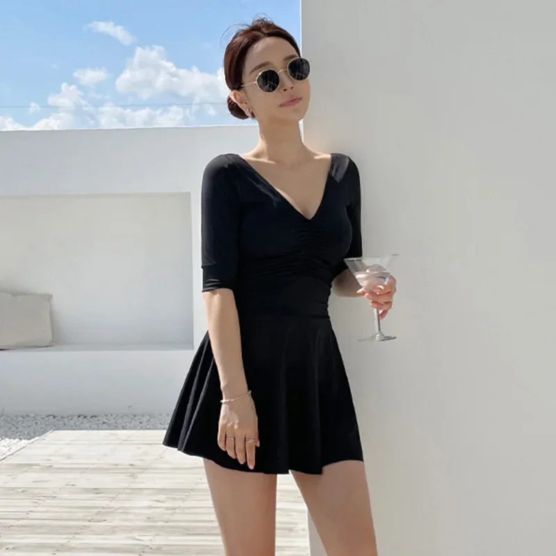 

2024 One Piece Swimsuit Korea Style Black Dress Beachwear Cute Short Sleeve Slimfit Monokini Beach Bathing Suit Women Swimwear