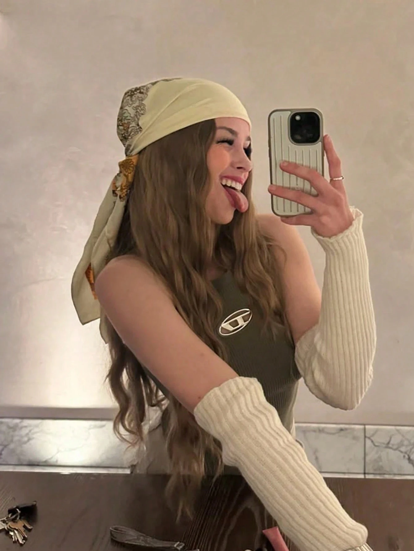 

Квадратные платки 90*90 см для женщин: хиджабы, шали, абайи, исламские вуали, тюрбаны, головные платки, фуляры, банданы, пляжные парео 2026