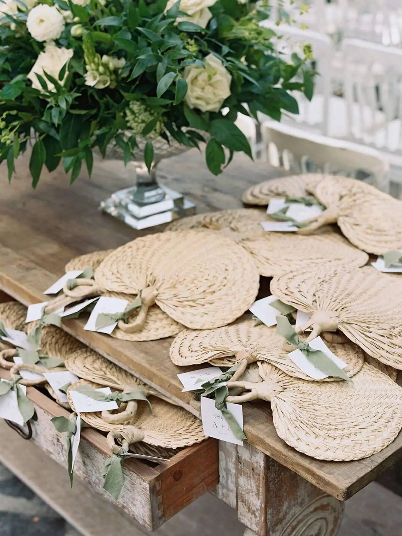Éventails à main en raphia naturel, feuilles de palmier, Fans Buri, cadeaux de mariée, plein air, thème Tropical d'été, cadeaux de mariage