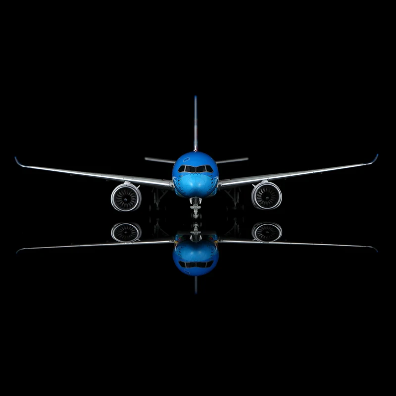 L2291 Alloy Collectible Plane Gift SQ Wings 1:200 China Southern Airlines COMAC C919 Diecast Aircraft Jet Model B-658W