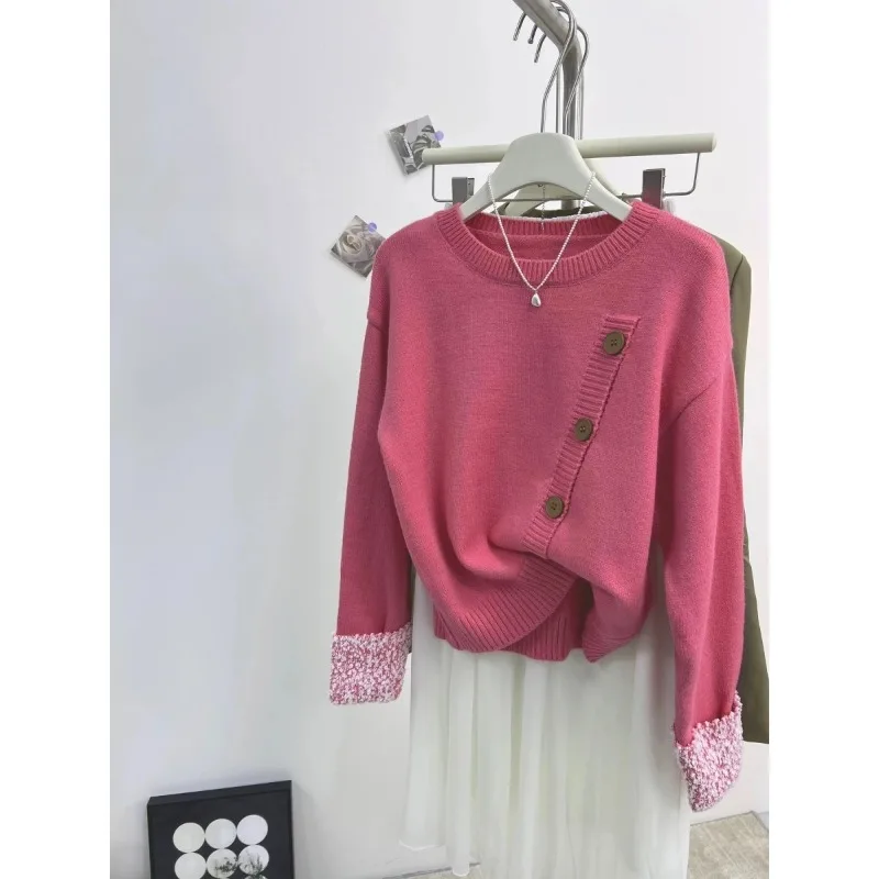 

Дизайнерский женский пуловер на пуговицах с малиной