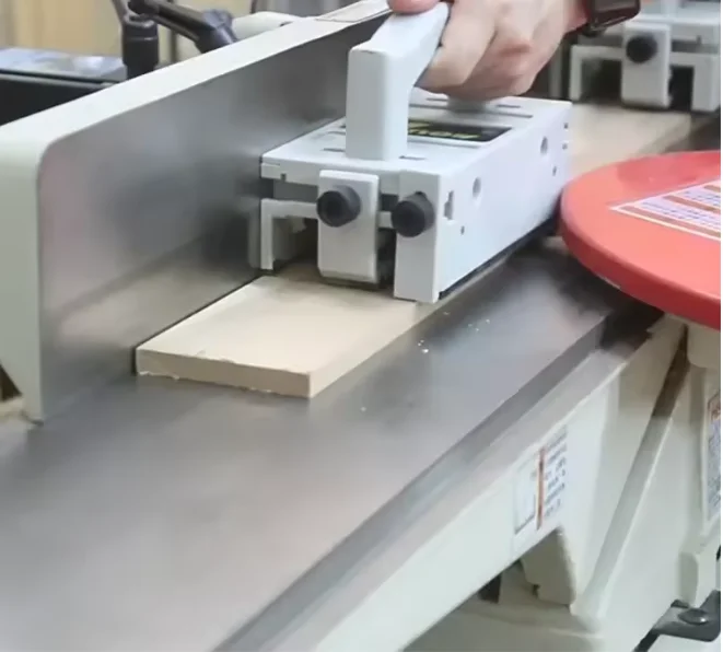 منشار الطاولة دفع كتلة منشار دائري كهربائي دافعة آمنة على الطاولة لجهاز توجيه النجارة ملحقات قطع وصلة الطاولة