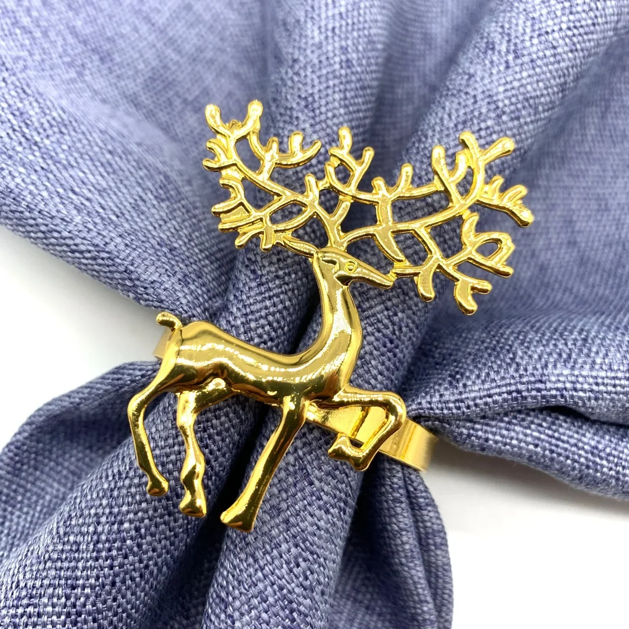 2022 Christmas Alloy Snowflake Napkin Ring Golden Napkin Buckle Suitable for Holiday Party Table Decoration Supplies Napkin 1pc