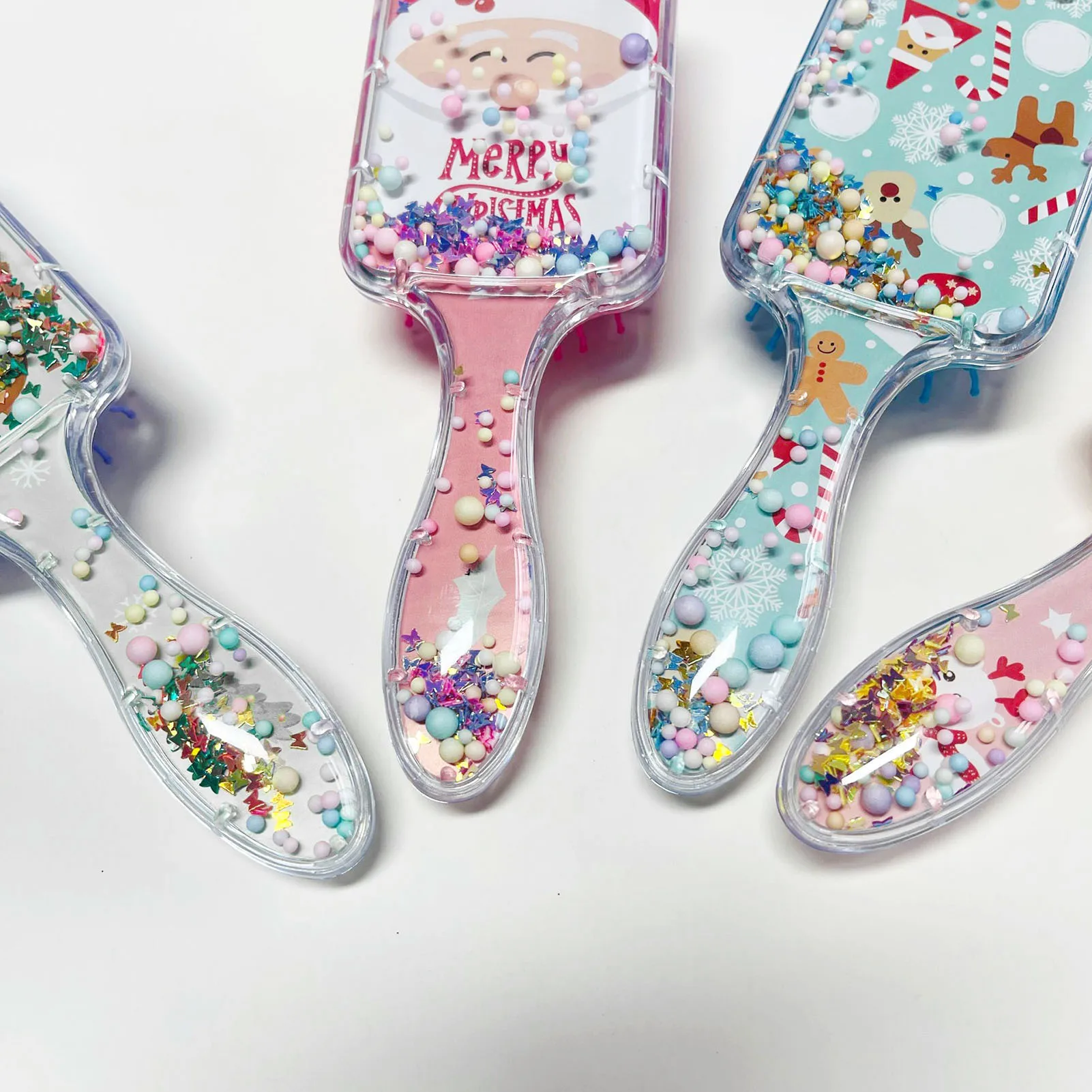 مشط وسادة كرتونية لعنصر عيد الميلاد مشط تدليك شفاف مضاد للعرق وسادة هوائية مشط 2025 هدية عيد الميلاد للزوجة والصديقة والأطفال