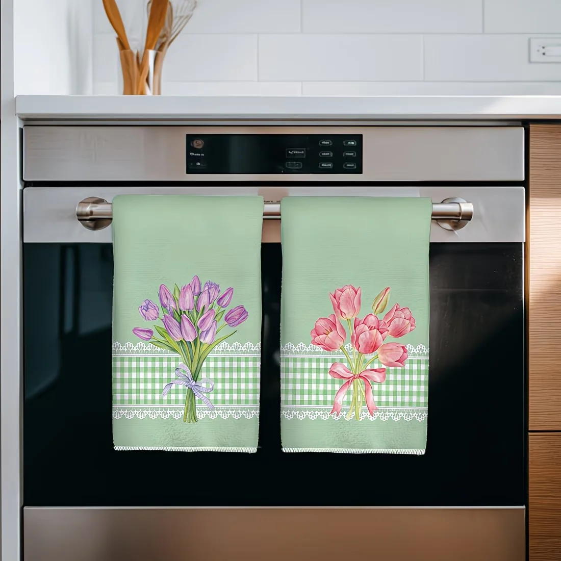 2-Pack Spring Lace-Edged Floral Print Themed Simple Cleaning Cloths for Home Use, Scouring Pads, Dish Towels, Tea Towels, and Placemats, for Washing and Drying Household Items, Soft and Absorbent Drying Cloths, Lint-Free, Non-Fading, and Reusable.