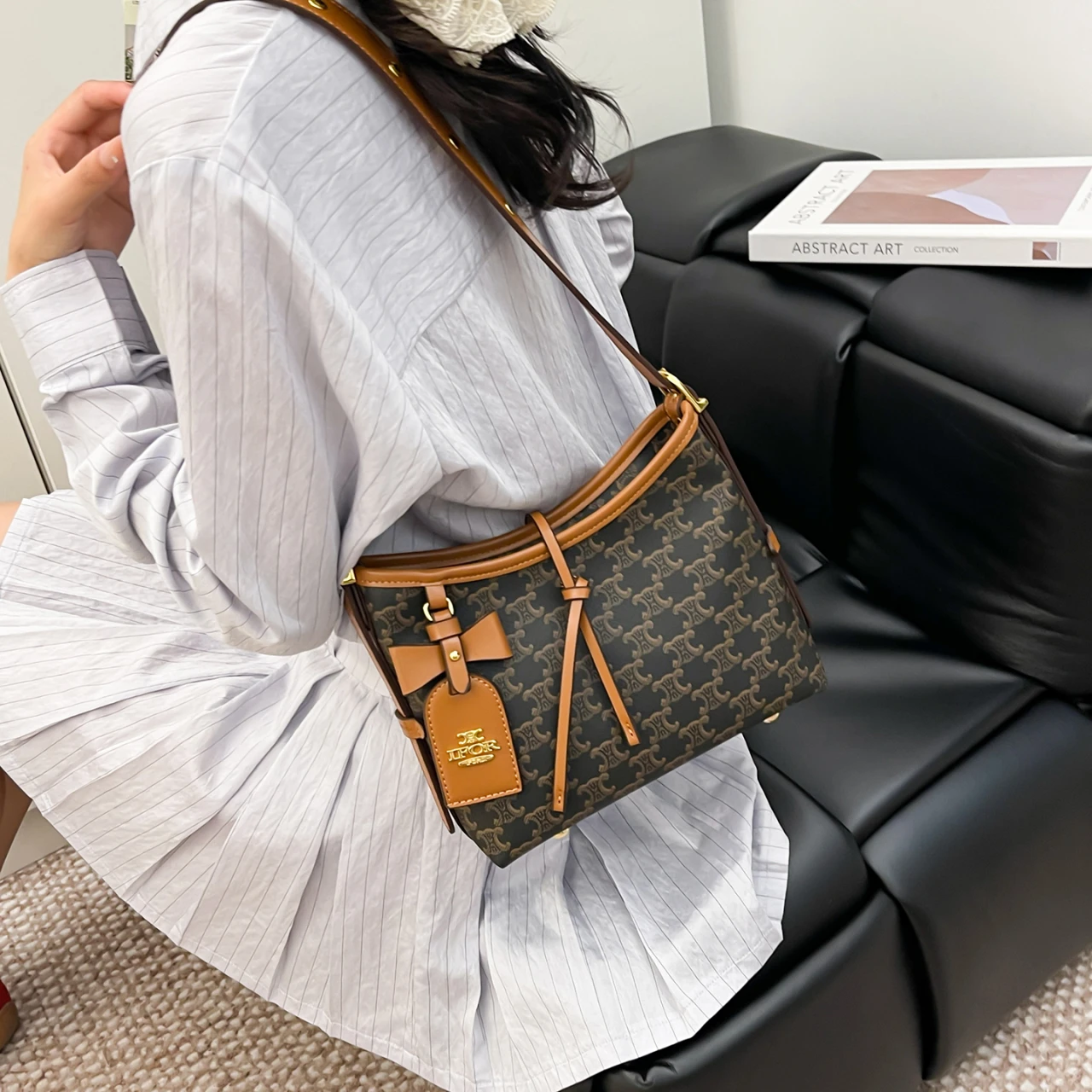 

Luxury Brand Leather Crossbody Bag for Women Elegant Shoulder Handbag Ladies Famous Designer Popular Classic Spacious Design