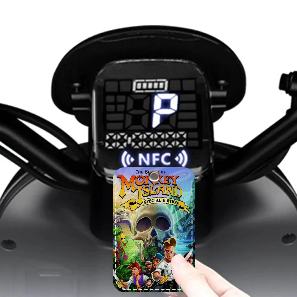 لعبة كلاسيكية سر سلسلة مفاتيح حامل جزيرة القرد مع سلسلة مفاتيح لبطاقة الوصول وبطاقة الحافلة وبطاقة الهوية الائتمانية وبطاقة البنك