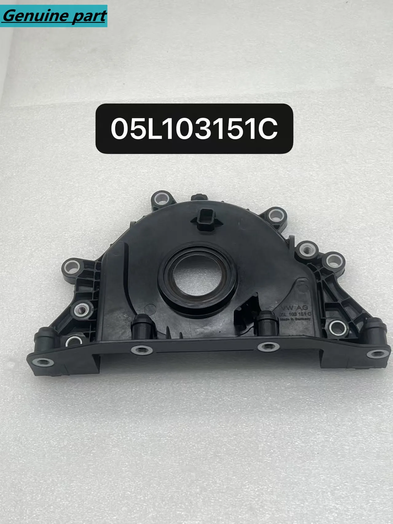 

Genuine Engine Crankcase Housing Sealing Flange 05L103151C For AUDI A3 A4 A5 Q5 30 TDI, 35 TDI, 40 TDI For VW SEAT SKODA 2.0 TDI