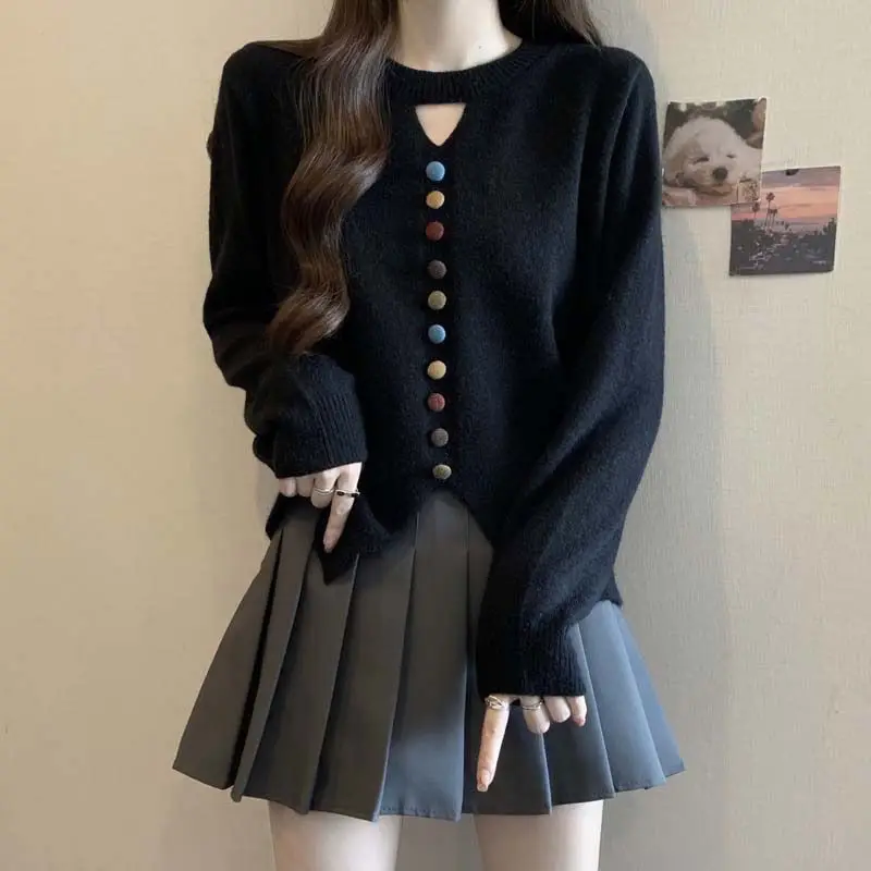 

Round Neck Hollow Color Buckle Knitted Sweater Women Autumn Winter New Niche Design Loose Slim Long-Sleeved Top