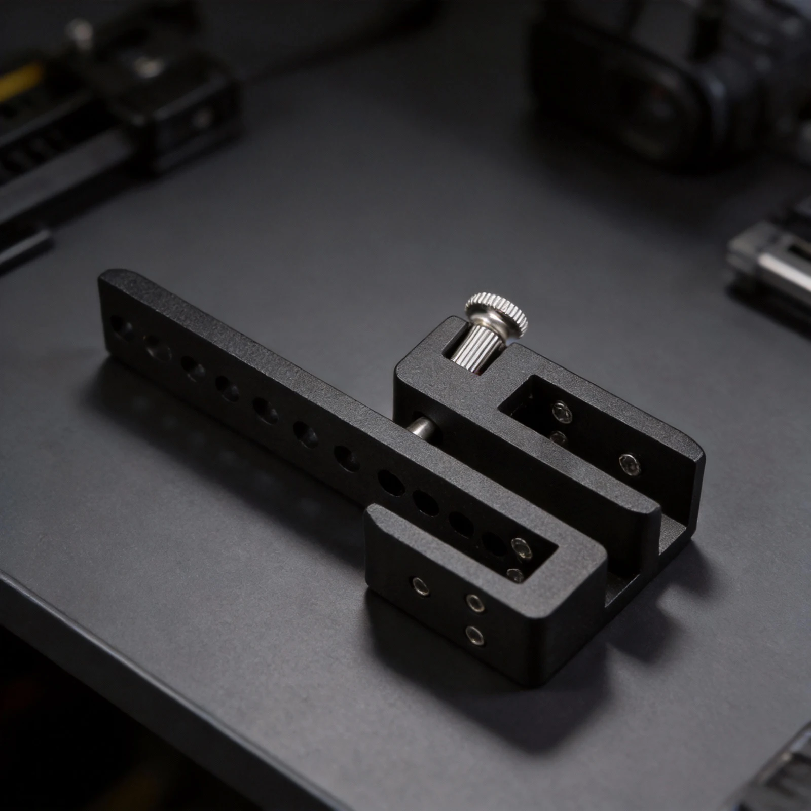 

Замок для раздвижных дверей из цинкового сплава для ванных комнат и душевых, подходит для стеклянных дверей шириной 8-12 мм, с надежным поворотным механизмом блокировки