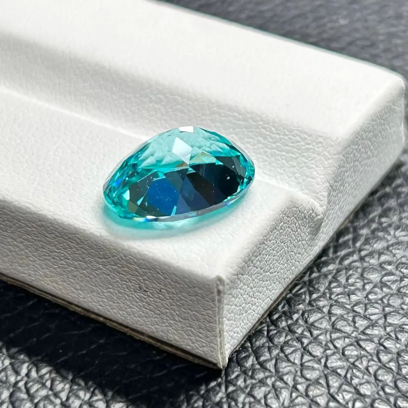 

Лабораторные овальные синие Paraiba 7,5x10 мм 3,8 карата, выращенные в лаборатории драгоценные камни для изготовления ювелирных изделий