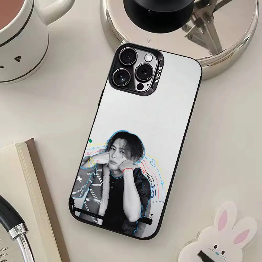 حافظة هاتف المغني J-Jackson P.Jack W-Wang لهاتف iPhone17,16,15,14,13,12,11 Plus، Pro Max غطاء مقاوم للصدمات باللون الأسود غير اللامع