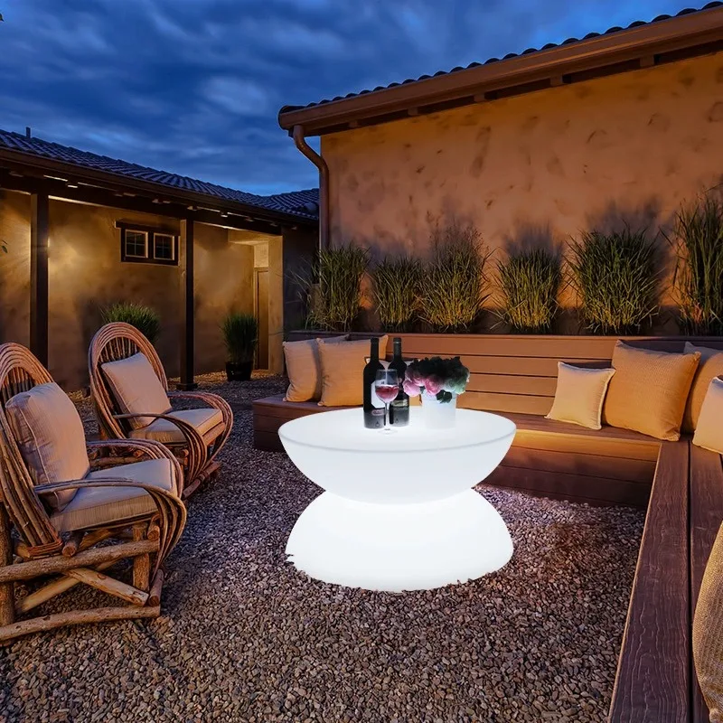 LED-Bar-Esstisch, dekorativer Sanduhr-förmiger Terrassentisch, tragbare Couchtische für den Innenhof, mit Wasserdichtigkeit