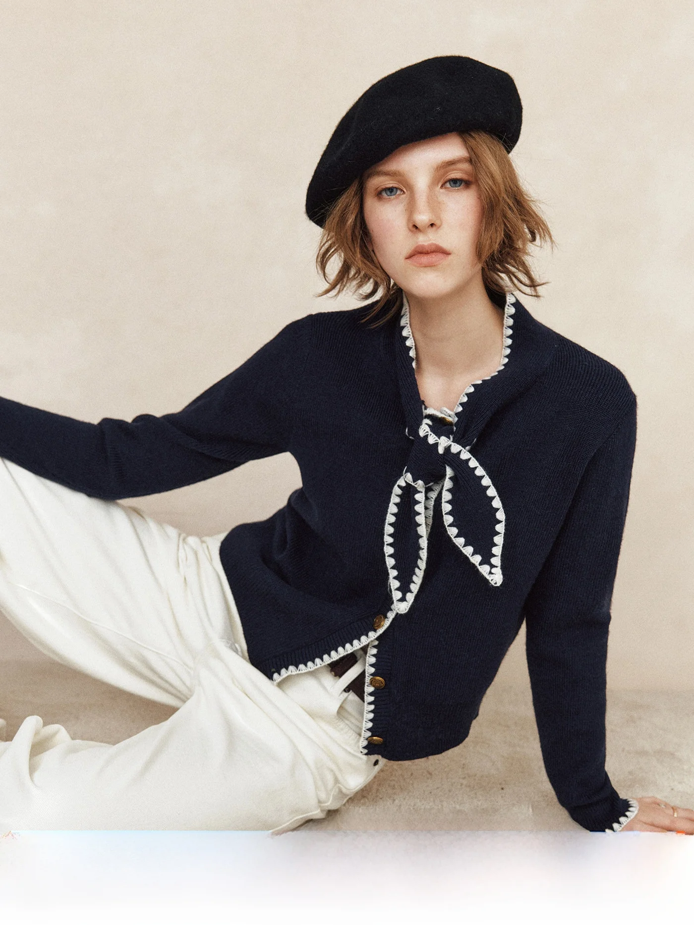 

Современный вязаный кардиган для женщин с длинными рукавами, поясом на завязках и вышивкой, из мягкой полиэстеровой смеси