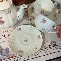Creative Bone China Flower Tea Cup and Saucer Set Ceramic Coffee Cup Set British Black Tea Cup Chinese Wedding Tea Set