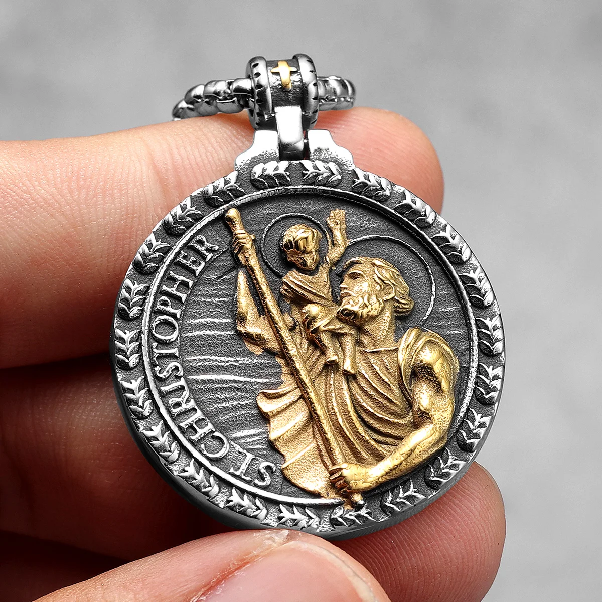 

St. Christopher Medal Pendant Necklace Religious Protection Jewelry Stainless Steel Traveler Chain Amulet Retro for Male Jewelry