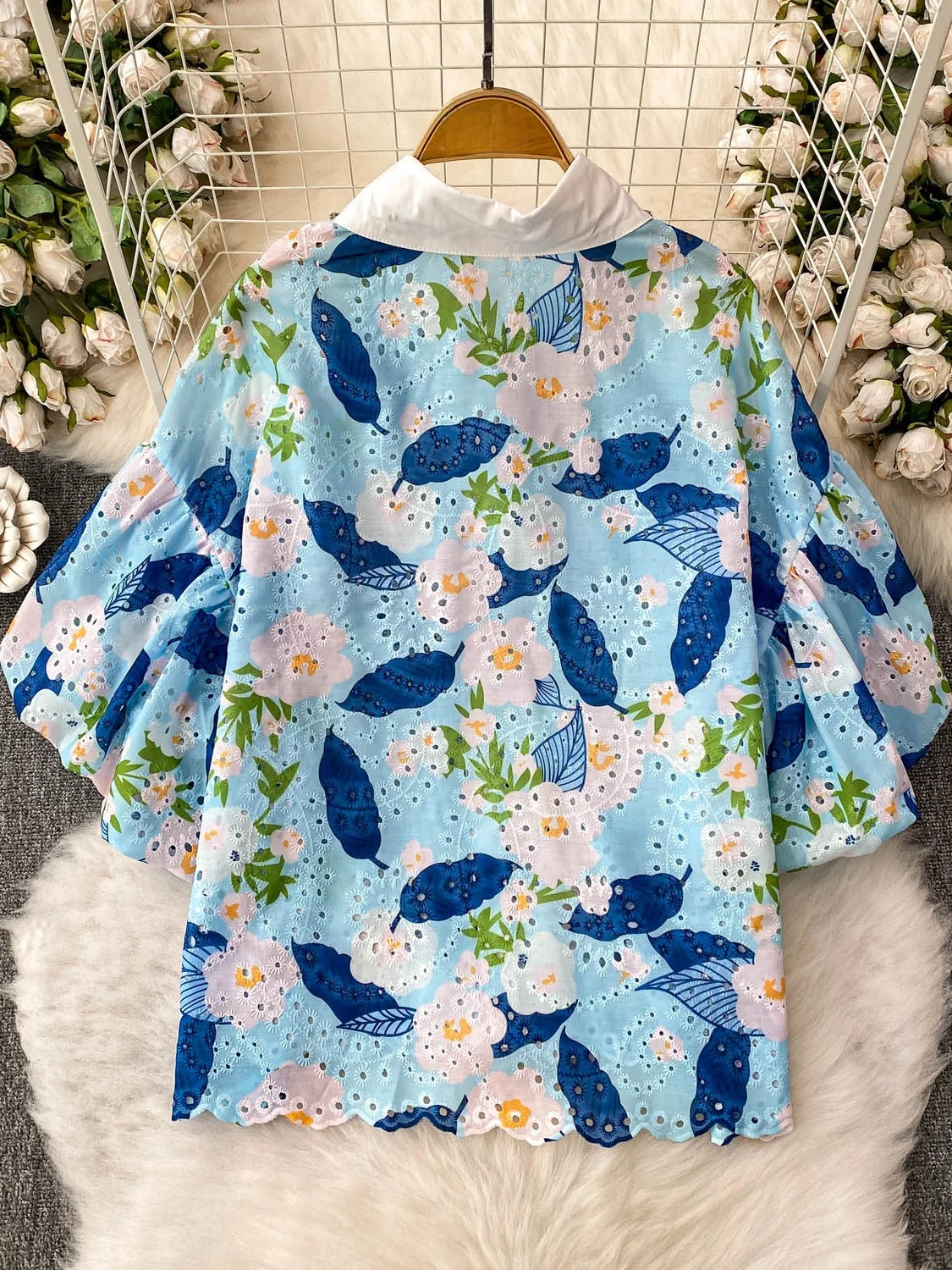 エレガントなヘビーダイヤモンド装飾シャツ女性夏中空アウト刺繍プリント痩身スタンドカラーランタンスリーブトップ
