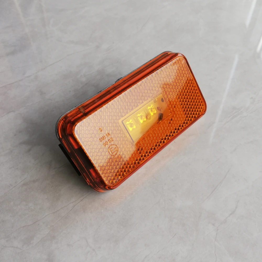 24V LED Side Marker Lights For Scania Spare Parts Truck Sidelight OEM 1737413 With Emark Symbol