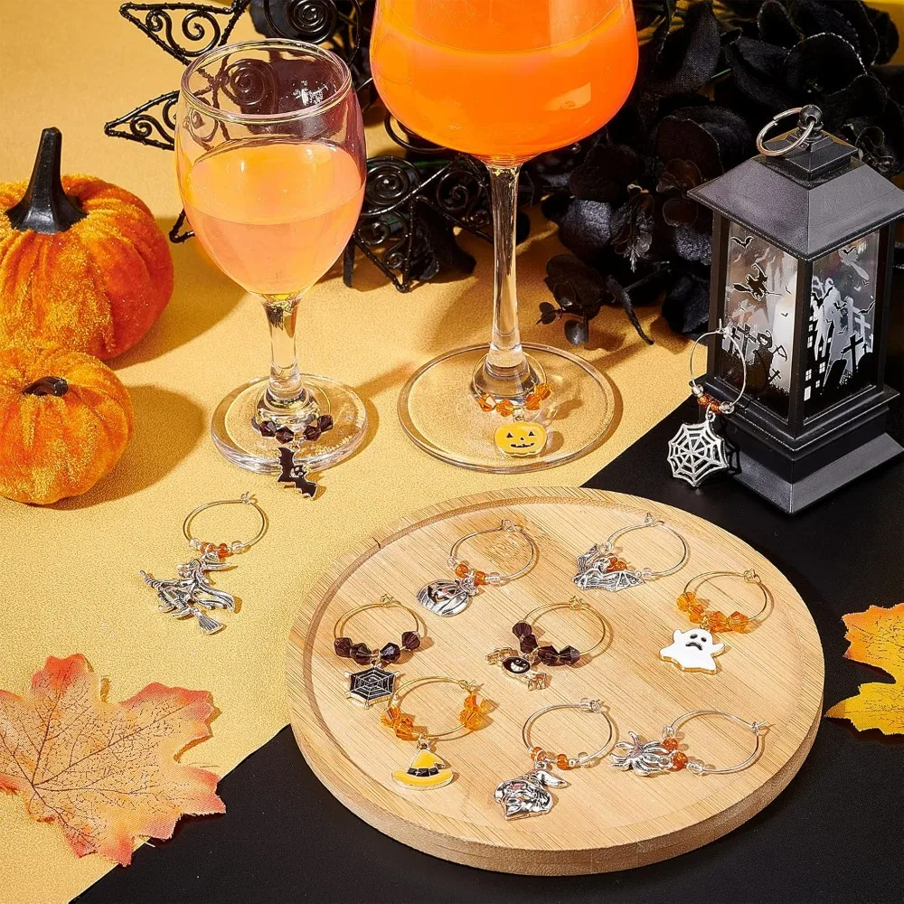 ชุดเครื่องประดับแก้วไวน์ธีมฮาโลวีน 24 ชุด พร้อมจี้ตกแต่ง 12 แบบ และต่างหูห่วงสำหรับค็อกเทล