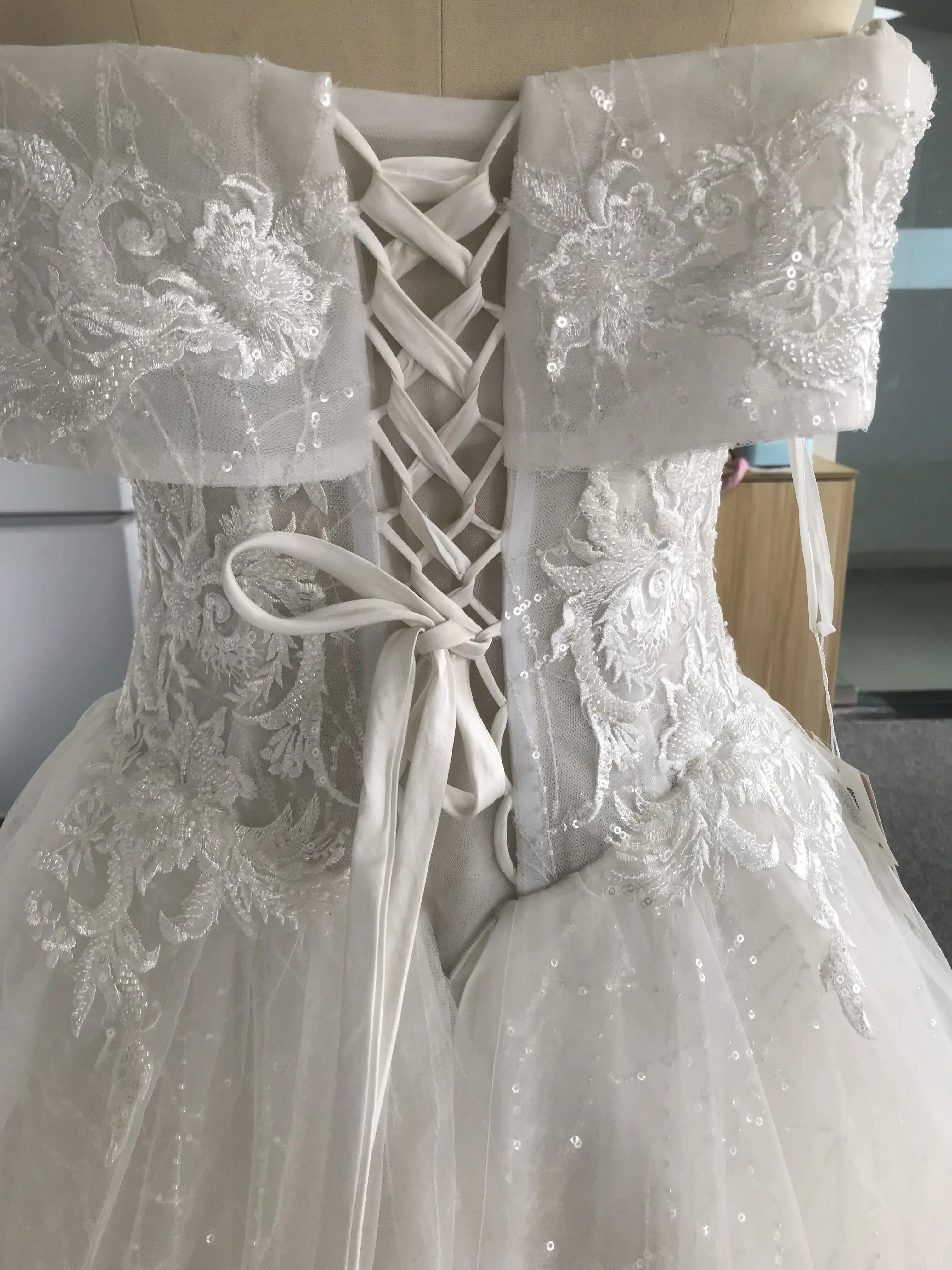 CloverBridal a-line z koralikami z ramienia Vestido Novia 2023 długość podłogi szybka wysyłka rabat brokat suknia ślubna z tiulu MY009