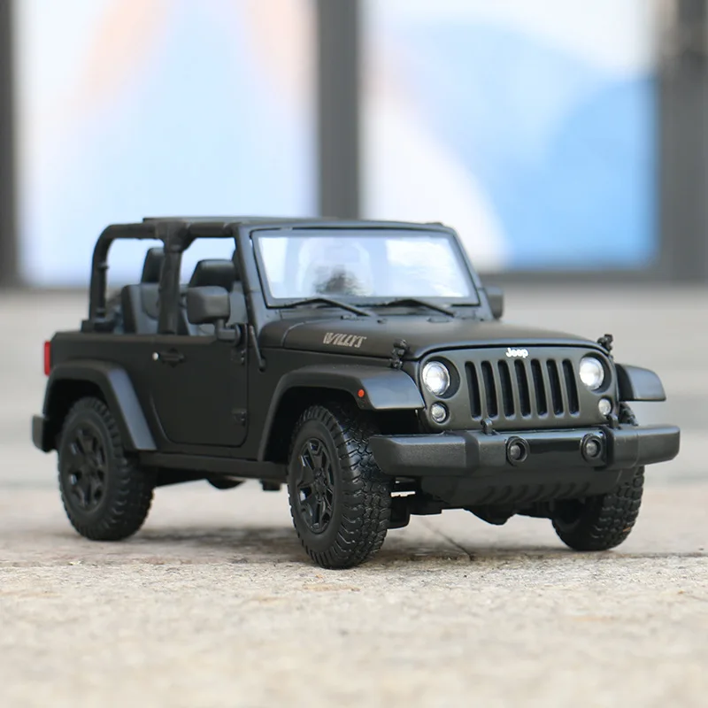 

1:18 Off-Road Car Model Simulation Alloy Car Model Collection