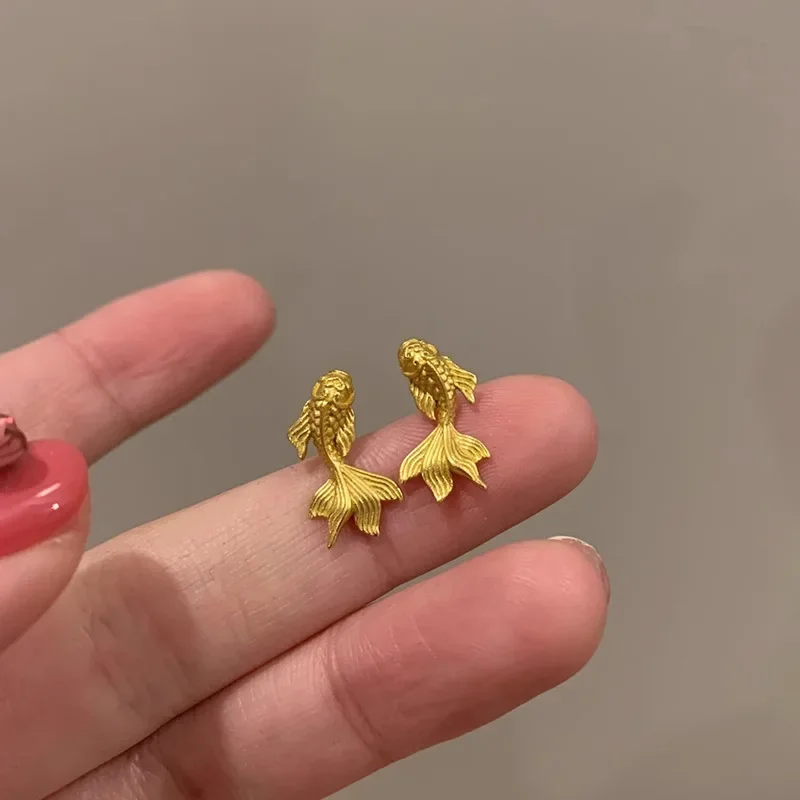 Trendy Gold Color Tiny Goldfish Stud Earrings for Women 2024 Koi Earring Personalized Fashionable Versatile Daily Wear Jewelry