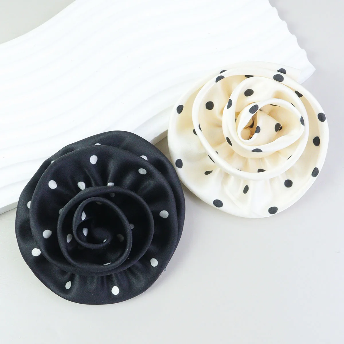 10CM New Women's Brooch Retro Satin Polka Dot Rose Pin Handmade Flower Versatile Clothing Dress Accessories Corsage