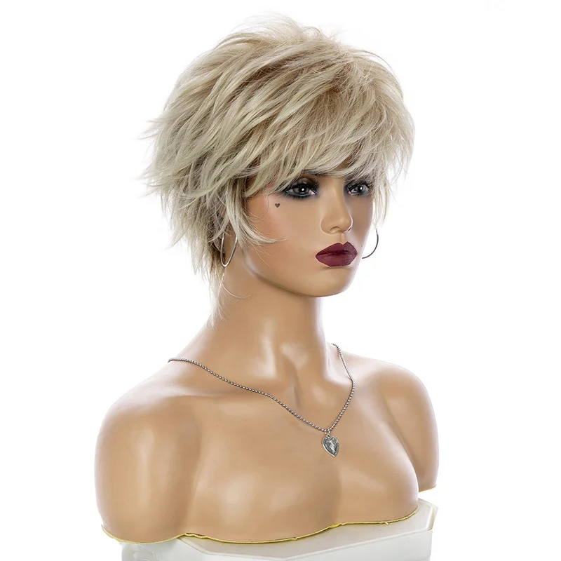 Pixie cut short synthetic wig, women's bangs, mixed natural golden brown wavy hair, wig for daily use by high-temperature mother