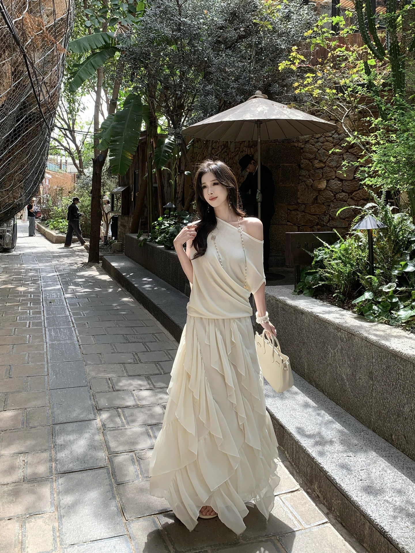 

Женская футболка ByOnion из шелковой смеси, лето 2026, свободный крой, с открытыми плечами, короткий рукав, вязаный топ, повседневный шик, футболка из шерстяной смеси