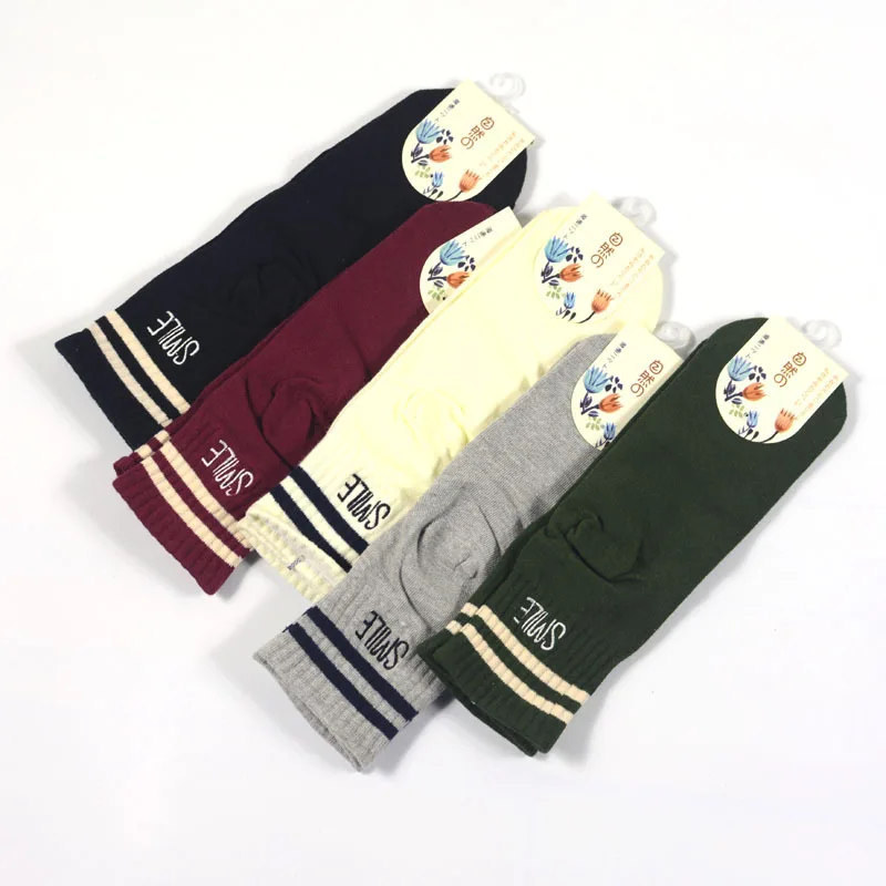 

Women's Sock Korean Harajuku Embroidery Smile Stripe Verstaile Mid Tube Socks High Quality Comfortable Cotton Socks For Girl