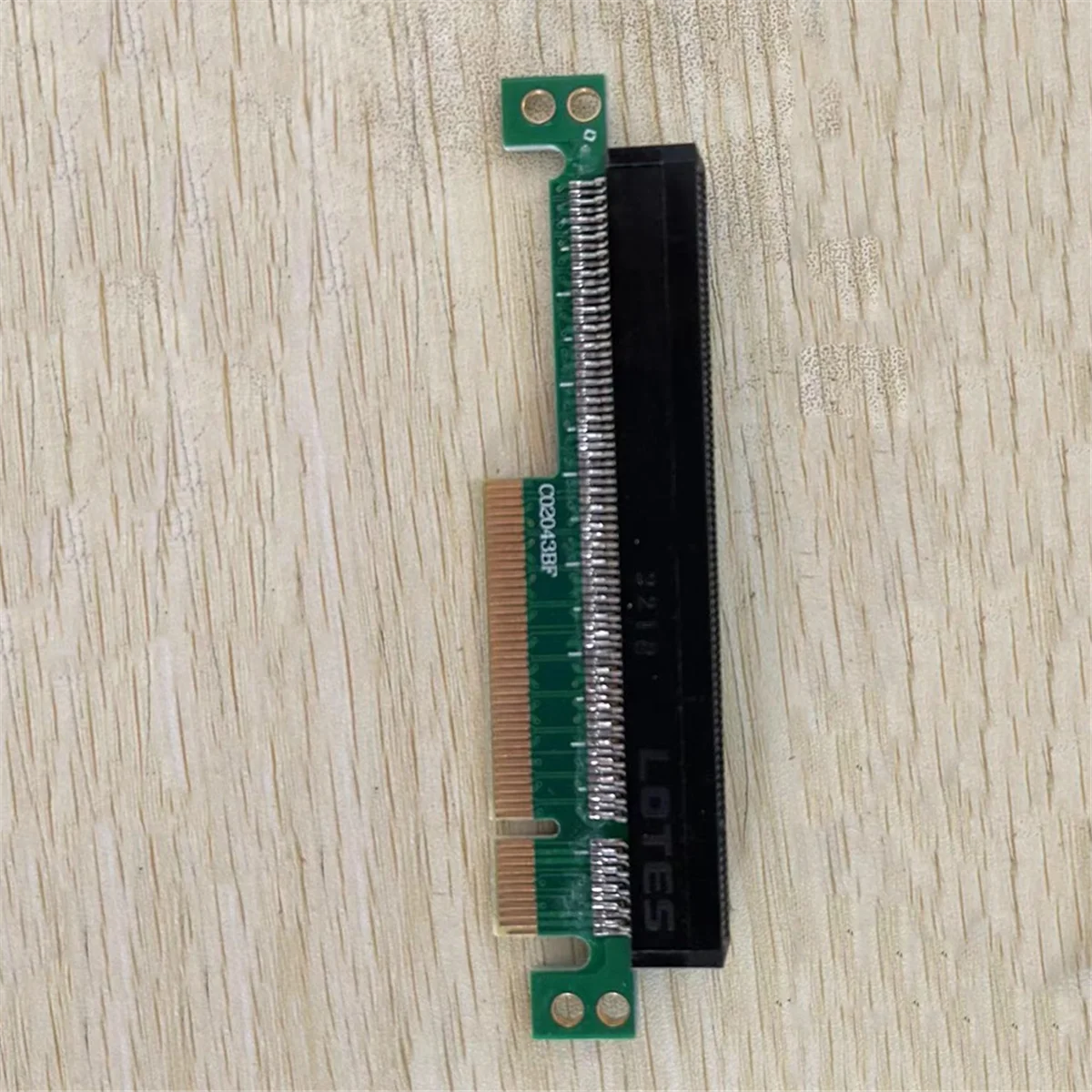 PCI-E 8X إلى PCI-E 16X محول بطاقة محول PCI Express 8X إلى 16X توسيع الناهض بطاقة للتعدين لمنجم BTC