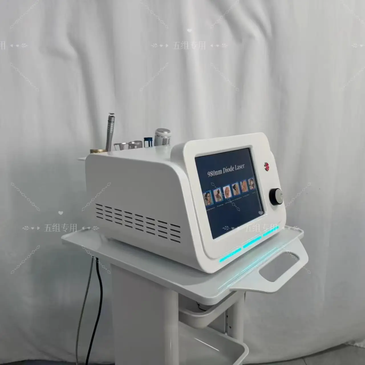 

Лазерный диодный аппарат 980 нм для удаления сосудистых звездочек, липолиза, удаления кровеносных сосудов и лечения грибка ногтей