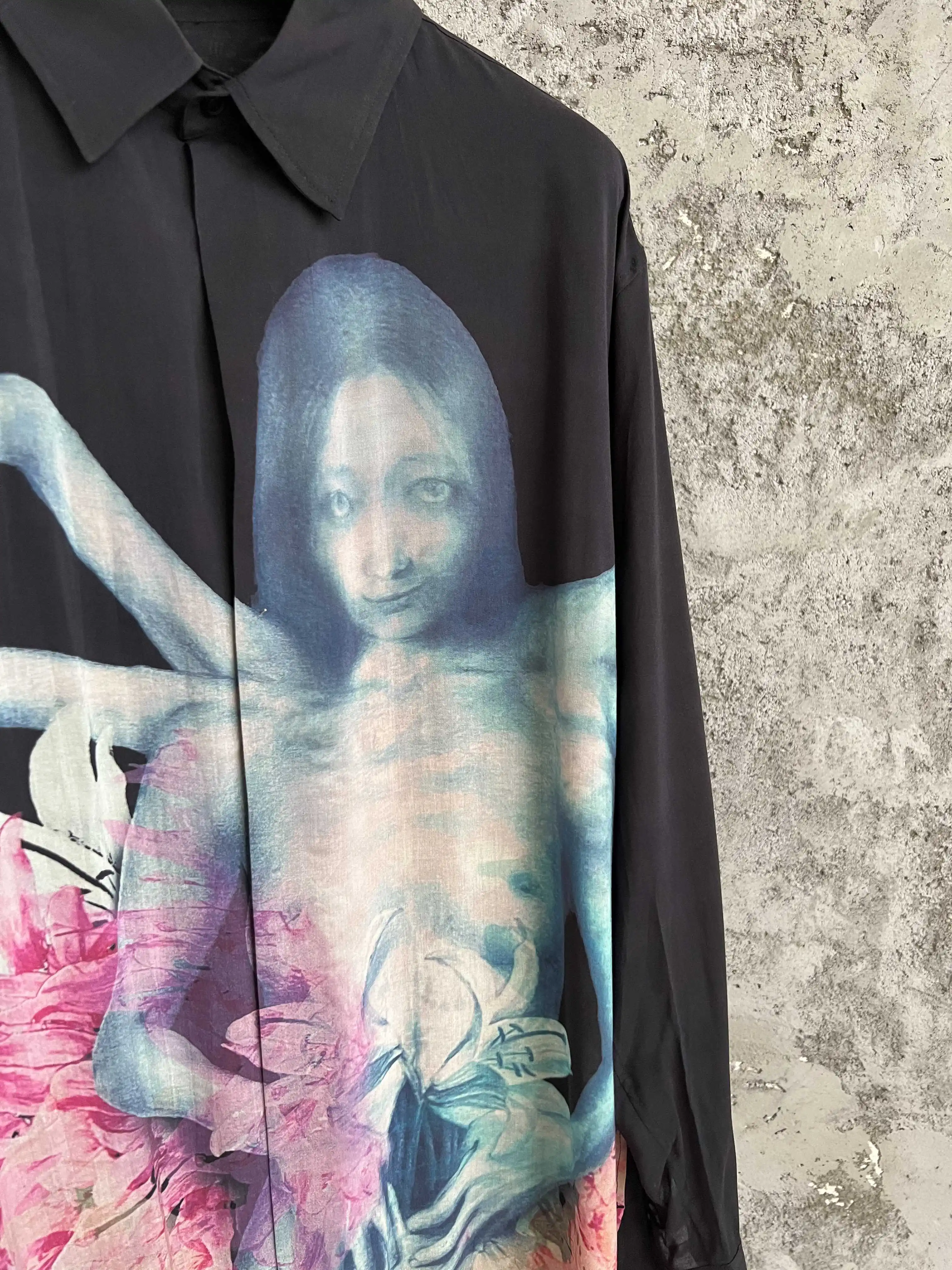 内田彩莉 アスラシャツプリント、呉建豪と丸山貴平と同じスタイル