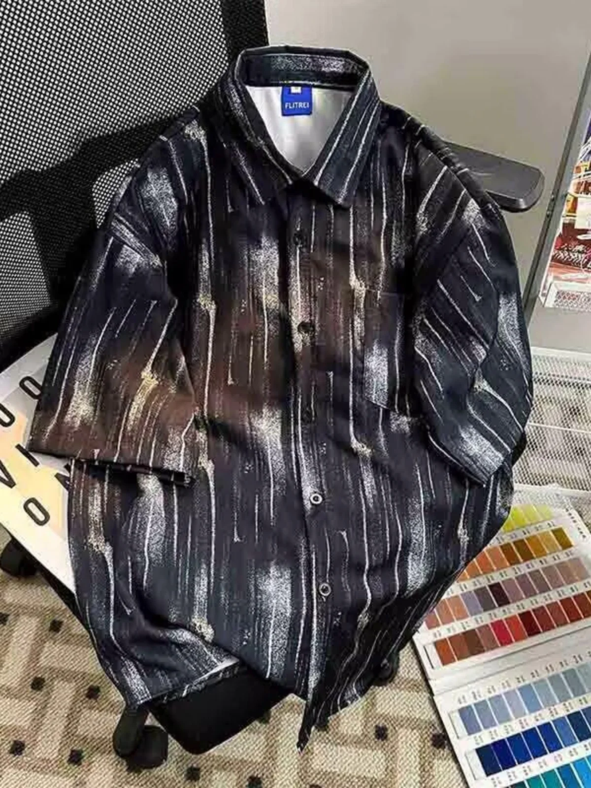 

Cuba Collar Ice Silk Beach Shirt Short Sleeve Men Summer Vacation Clothing Loose Fit Youth Fashion Stripe Pattern Button Closure