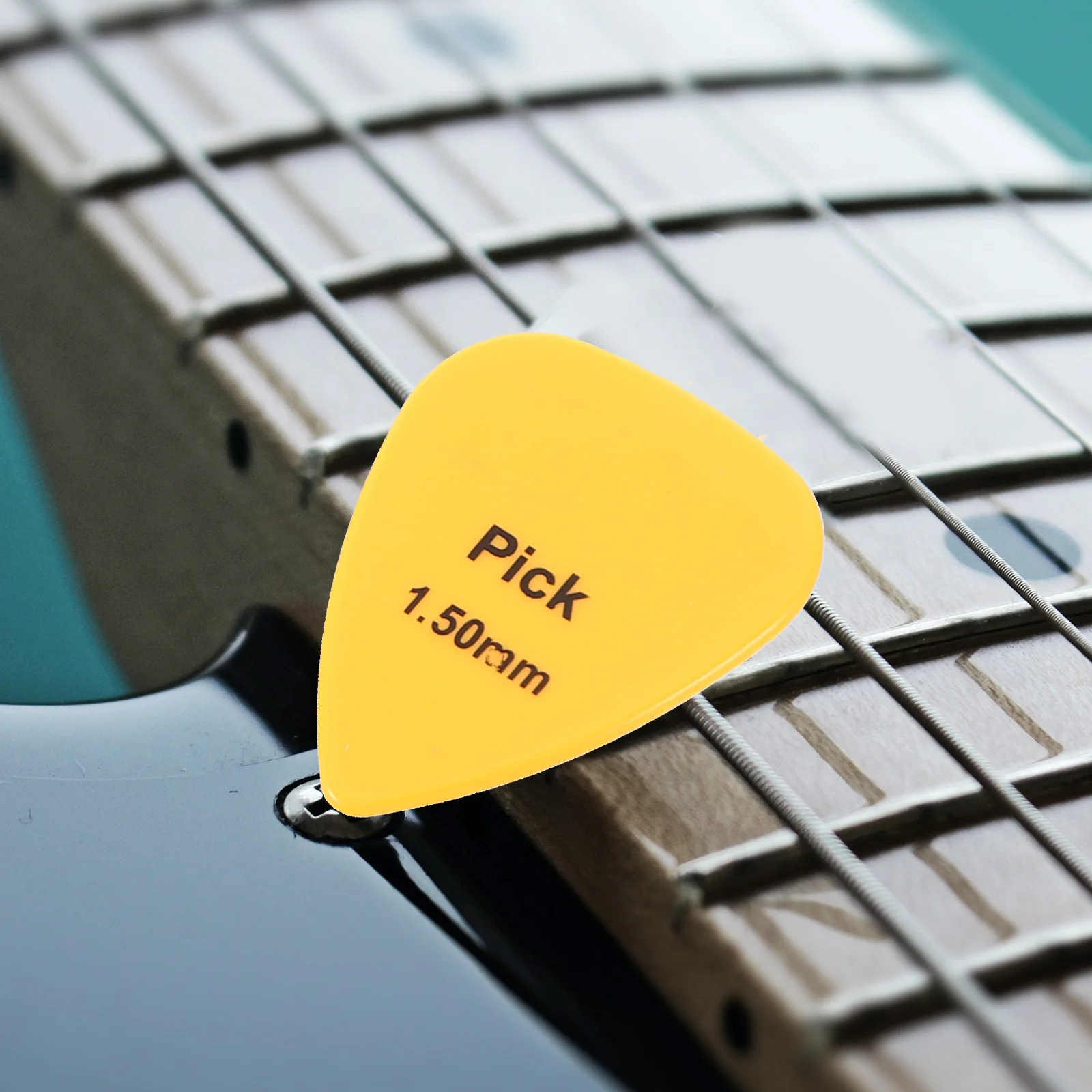 

50Pcs Guitar Picks Small Thick ABS Resin Durable for Electric Acoustic Bass Folk String Instruments Accessories Kit