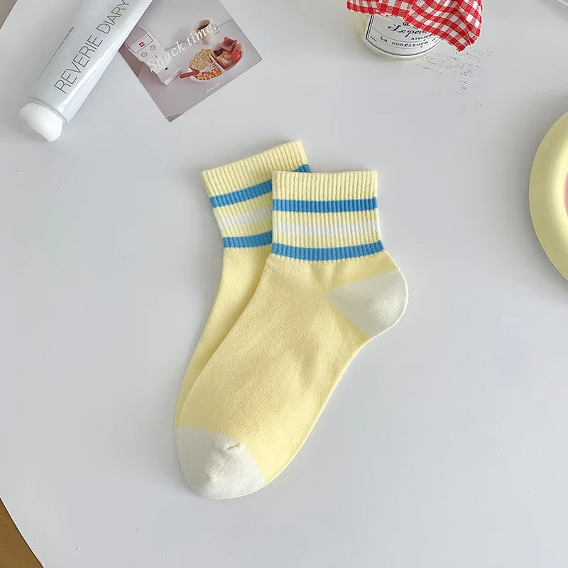 Calcetines de color crema calcetines tobilleros de mujer Primavera Verano calcetines finos de corte bajo deportivos sin costuras con dibujos animados