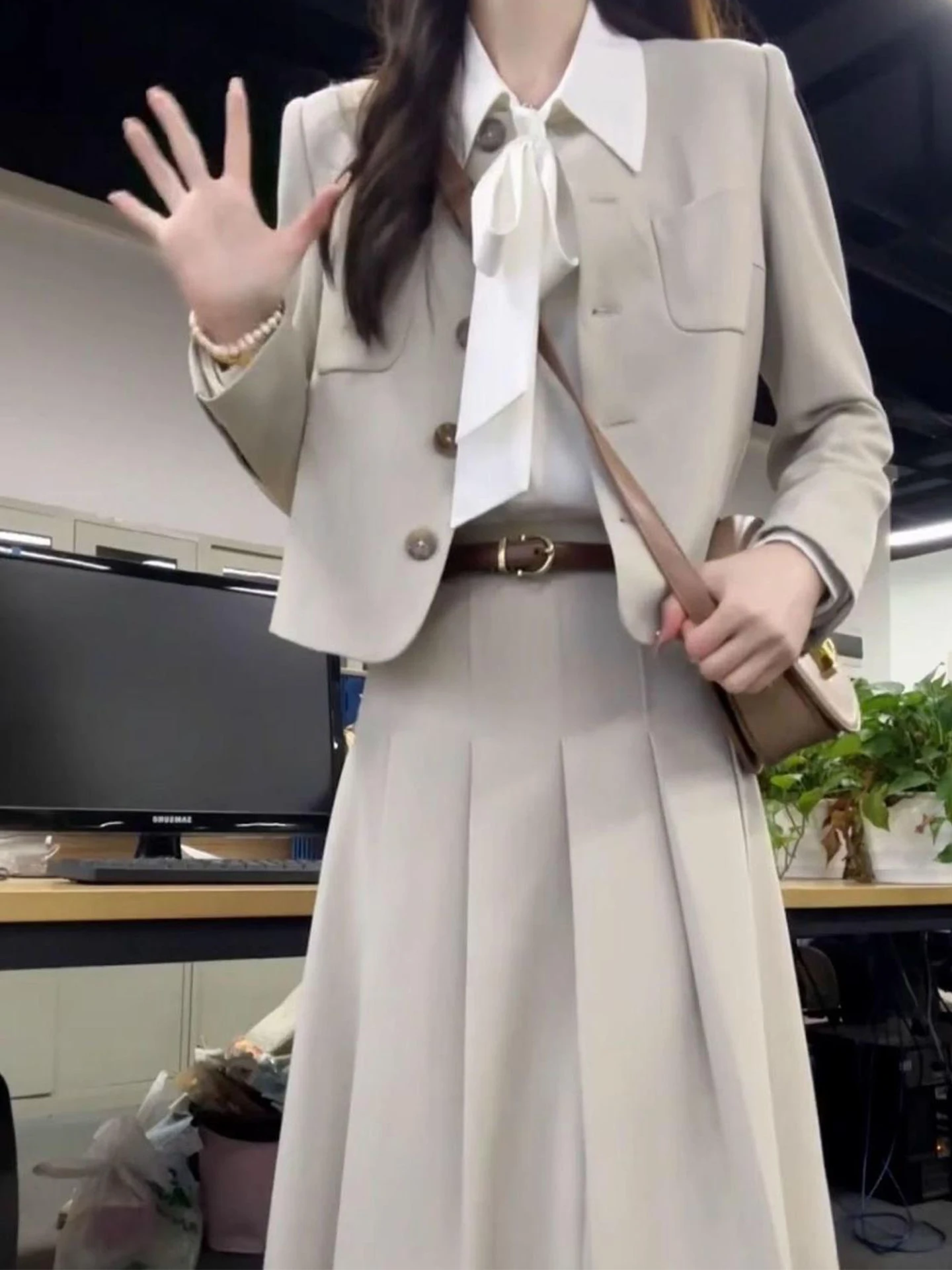 Autumn Winter New Style Korean Elegant High-End Sensation Fashion Set Small Fragrance Wind Suit Jacket Pleated Skirt Two-Piec...