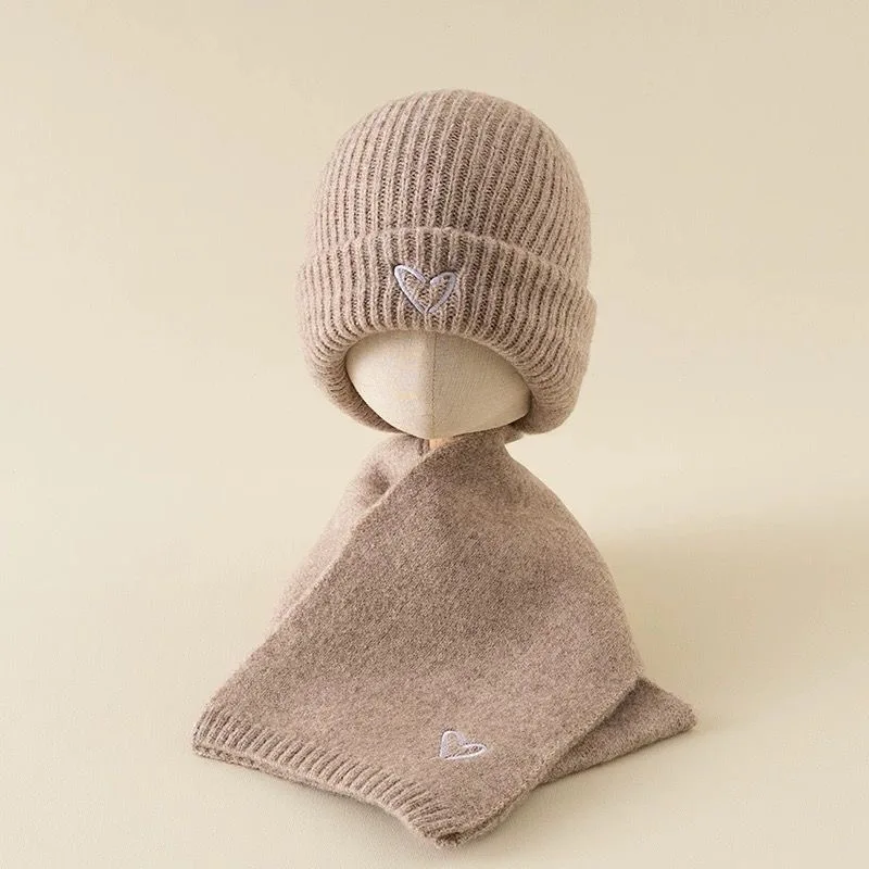 New children's scarves autumn and winter boys and girls scarves baby embroidered love neck solid color simple simple hundred wit