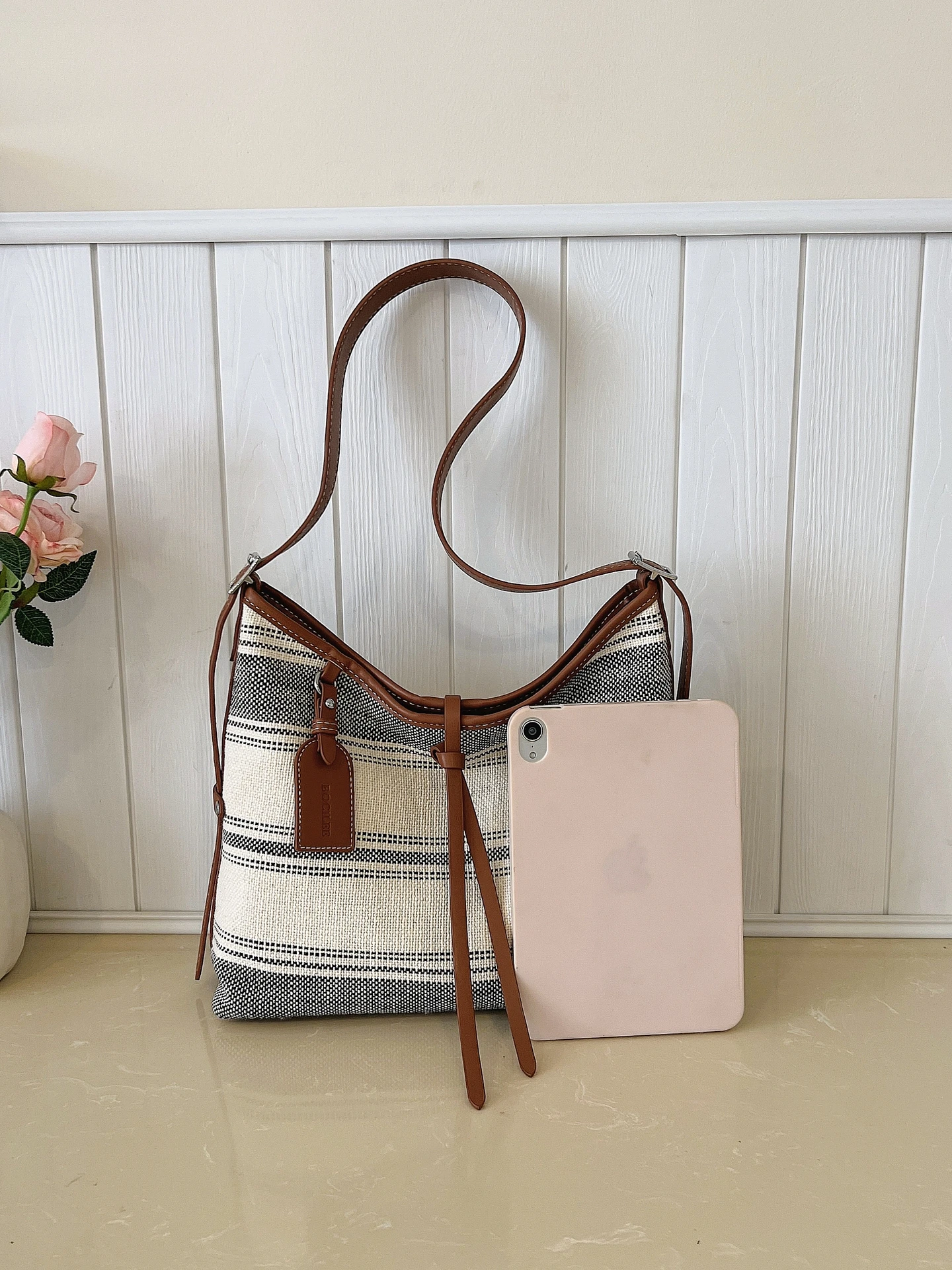 Women's Large Capacity Striped Crossbody Bag - usage example