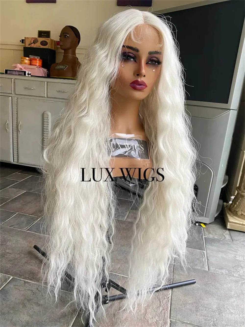 Long Wavy Platinum Blonde Lace Front Wig 32inches Icy Blonde Super Long Wig Luxury Futura Fiber Gorgeous Lightweight Women Wig