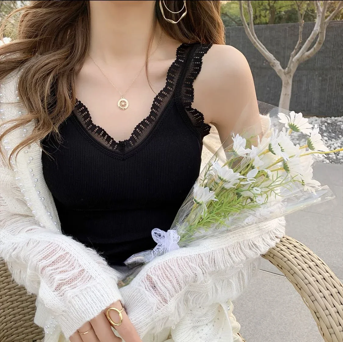 Summer Top Women Sleeveless Lace Tank Top Sexy Women\'s T-shirt Vest Bra Female Vest Tops White Black Underwear Women Lingerie