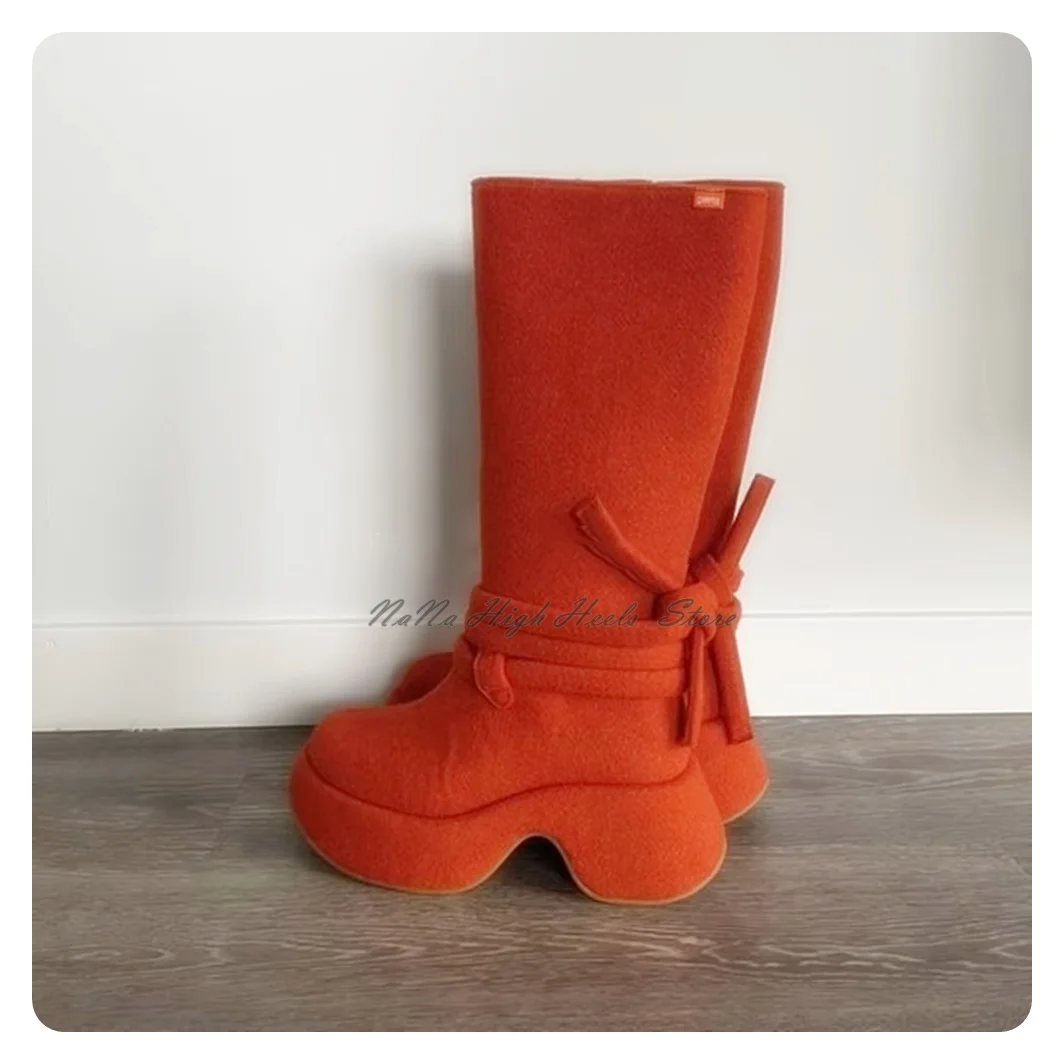 

Милые замшевые оранжевые дизайнерские ботинки на платформе, теплые ботинки на танкетке с круглым носком до середины икры, туфли на высоком каблуке, платье