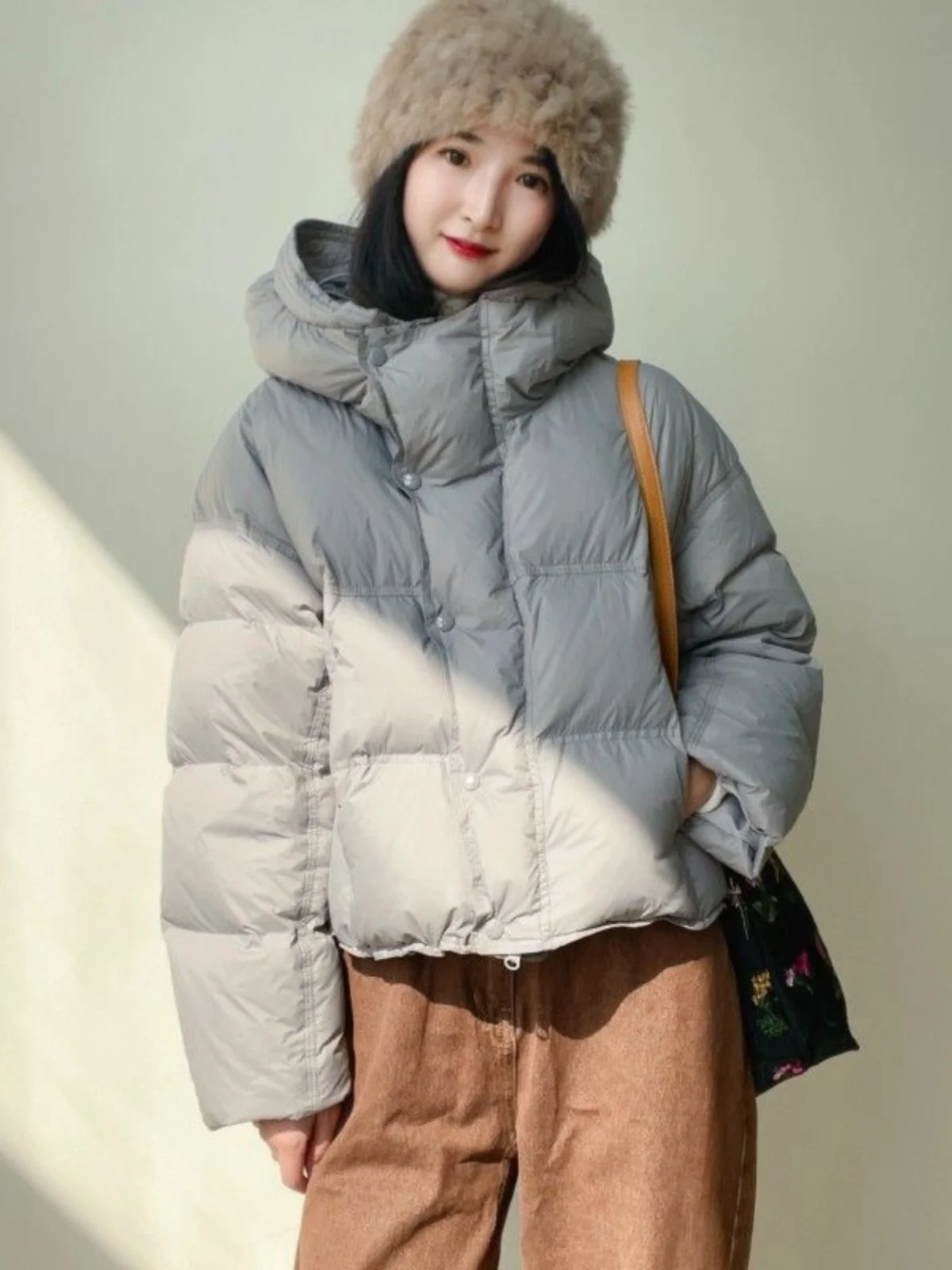 

Fashionable Short Thickened Winter Jacket Women's Cotton Coat Warm Hooded Light Bread Style Outerwear Korean Version 2024 New...