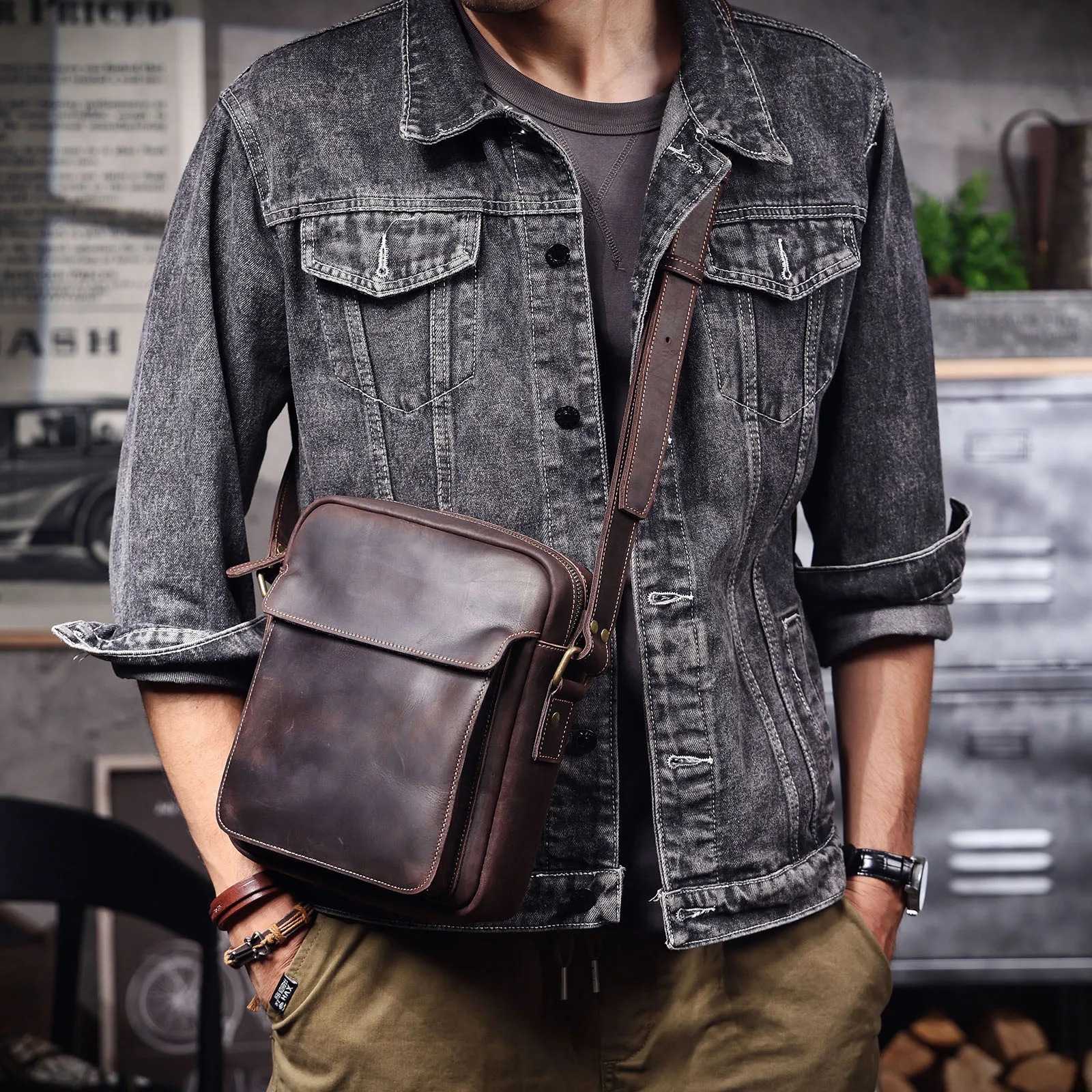 S.WORKER Vollnarbenleder Herren-Umhängetasche Vintage Crossbody Sling Bag für Männer – Detail 5
