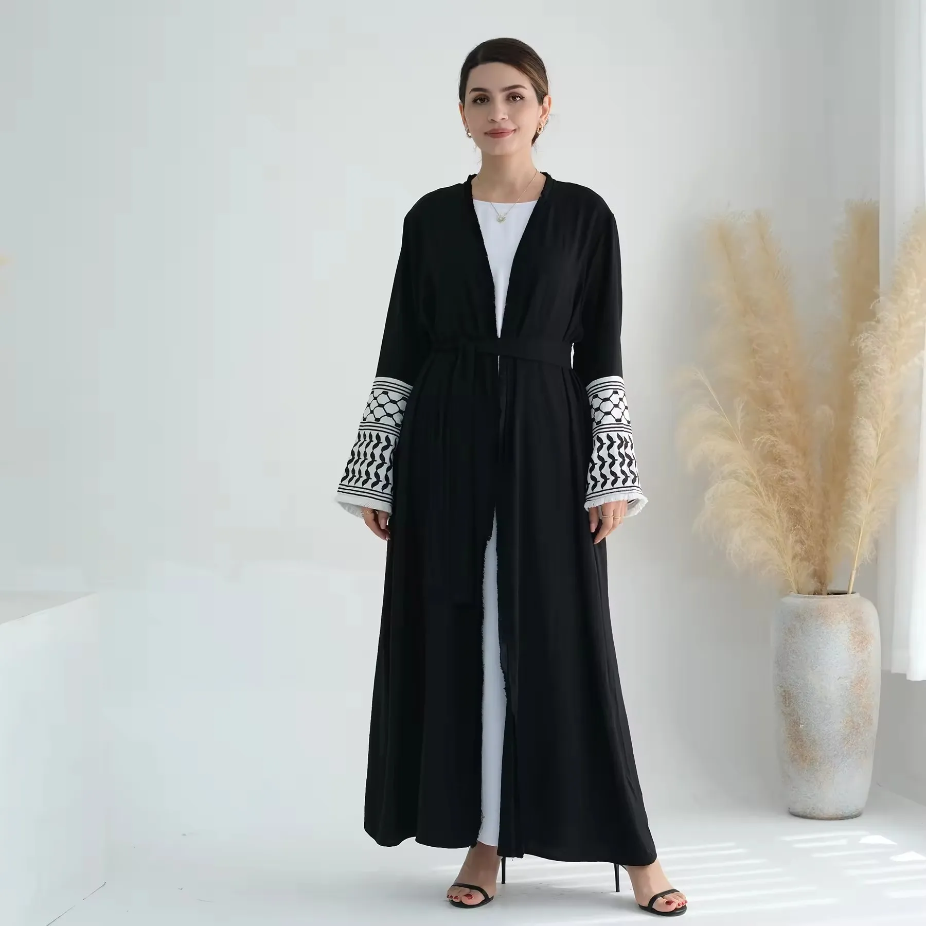 2024 Trend Abaya palestinese Abaya kufiyah Design ricamo Cardigan donna abbigliamento islamico abiti nappa di alta qualità nero