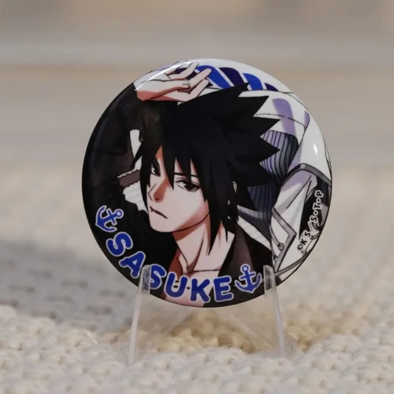 Uchiha Sasuke figura acrílica con soporte Naruto periféricos de animé adorno de escritorio delicado de moda un conjunto de insignias de pie regalos